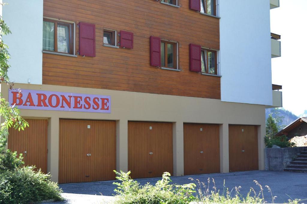 Baron / Baronesse *